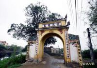 Cổng làng quê Việt Nam