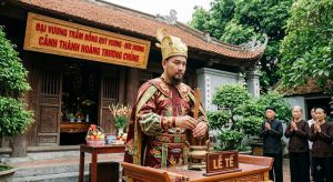ĐỨC ĐẠI VƯƠNG TRẦM ĐỖNG QUÝ VƯƠNG