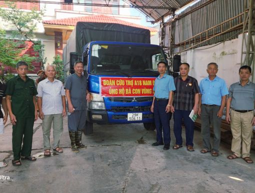 HỘI ĐỒNG HỌ TRƯƠNG THÁI NGUYÊN ĐẾN VỚI BÀ CON TRONG MƯA LŨ