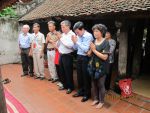 Lãnh đạo Hội đồng họ Trương Việt Nam tham dự hoạt động của họ Trương trong khuôn khổ lễ hội truyền thống của làng Lệ Mật, Gia Lâm, Hà Nội